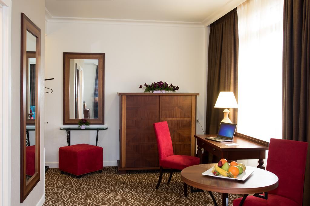Arena Di Serdica Hotel Sofia Esterno foto